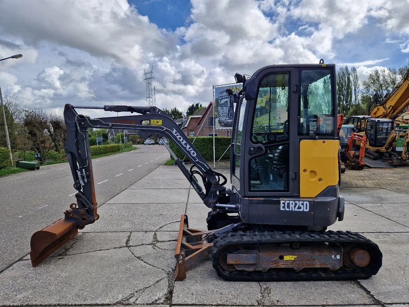 Volvo ECR25D met 2562 uur - Minikuormaaja: kuva Volvo ECR25D met 2562 uur - Minikuormaaja Volvo ECR25D met 2562 uur - Minikuormaaja: kuva Volvo ECR25D met 2562 uur - Minikuormaaja