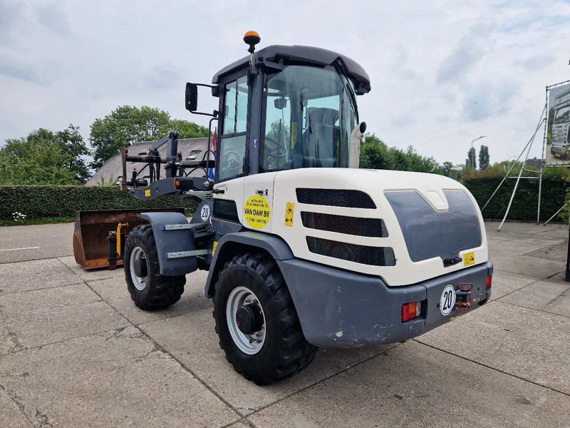 Yanmar TL80 / Terex TL80 / Schaeff TL80 very low hours! - Pyöräkuormaaja: kuva Yanmar TL80 / Terex TL80 / Schaeff TL80 very low hours! - Pyöräkuormaaja Yanmar TL80 / Terex TL80 / Schaeff TL80 very low hours! - Pyöräkuormaaja: kuva Yanmar TL80 / Terex TL80 / Schaeff TL80 very low hours! - Pyöräkuormaaja