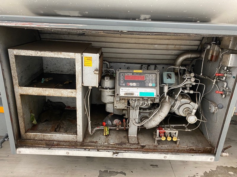 DAF 45.160 ATi - Säiliöauto: kuva DAF 45.160 ATi - Säiliöauto DAF 45.160 ATi - Säiliöauto: kuva DAF 45.160 ATi - Säiliöauto