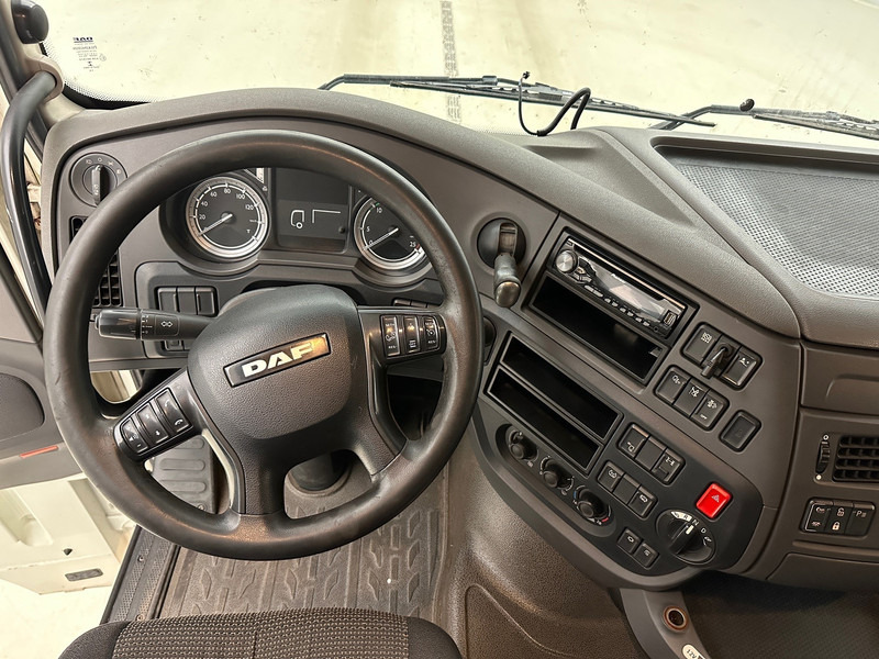 Kuorma-auto alusta DAF XF 460 Space Cab: kuva Kuorma-auto alusta DAF XF 460 Space Cab