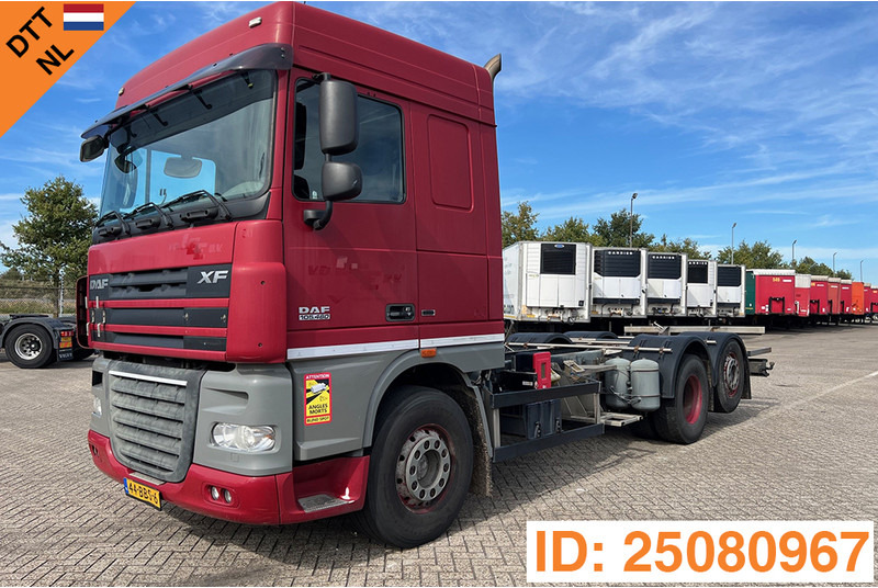 DAF XF105.460 Space Cab - Kuorma-auto alusta: kuva DAF XF105.460 Space Cab - Kuorma-auto alusta DAF XF105.460 Space Cab - Kuorma-auto alusta: kuva DAF XF105.460 Space Cab - Kuorma-auto alusta