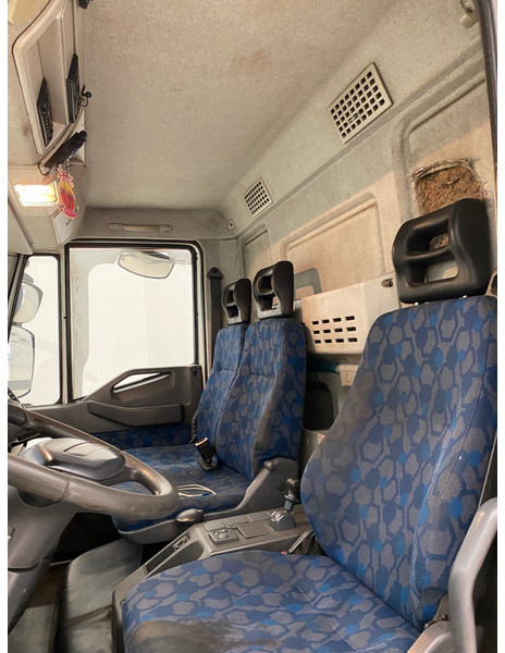 Pressukapelli kuorma-auto Iveco Eurocargo 120E22: kuva Pressukapelli kuorma-auto Iveco Eurocargo 120E22