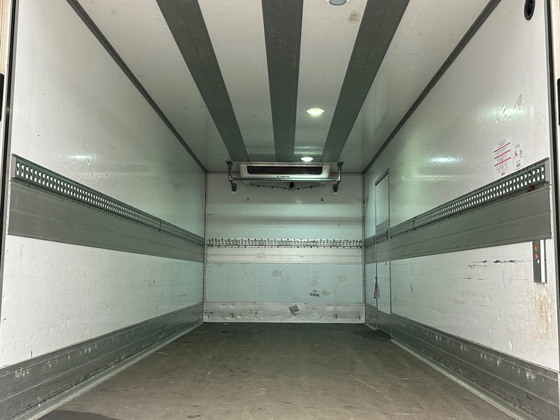 Renault D12.210 - Refrigeraattori kuorma-auto: kuva Renault D12.210 - Refrigeraattori kuorma-auto Renault D12.210 - Refrigeraattori kuorma-auto: kuva Renault D12.210 - Refrigeraattori kuorma-auto