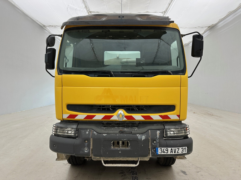 Renault Kerax 320 DCi - 6x4 - Säiliöauto: kuva Renault Kerax 320 DCi - 6x4 - Säiliöauto Renault Kerax 320 DCi - 6x4 - Säiliöauto: kuva Renault Kerax 320 DCi - 6x4 - Säiliöauto