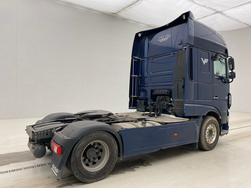 DAF XF106.460 Super Space Cab - Vetopöytäauto: kuva DAF XF106.460 Super Space Cab - Vetopöytäauto DAF XF106.460 Super Space Cab - Vetopöytäauto: kuva DAF XF106.460 Super Space Cab - Vetopöytäauto