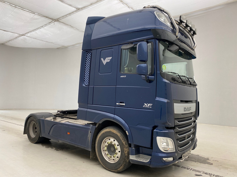 DAF XF106.460 Super Space Cab - Vetopöytäauto: kuva DAF XF106.460 Super Space Cab - Vetopöytäauto DAF XF106.460 Super Space Cab - Vetopöytäauto: kuva DAF XF106.460 Super Space Cab - Vetopöytäauto
