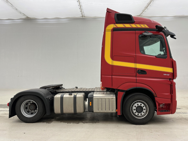 Mercedes-Benz Actros 1942 BigSpace - Vetopöytäauto: kuva Mercedes-Benz Actros 1942 BigSpace - Vetopöytäauto Mercedes-Benz Actros 1942 BigSpace - Vetopöytäauto: kuva Mercedes-Benz Actros 1942 BigSpace - Vetopöytäauto