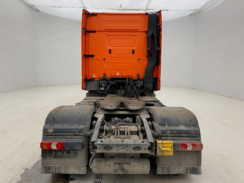 Mercedes-Benz Actros 1945 - Vetopöytäauto: kuva Mercedes-Benz Actros 1945 - Vetopöytäauto Mercedes-Benz Actros 1945 - Vetopöytäauto: kuva Mercedes-Benz Actros 1945 - Vetopöytäauto