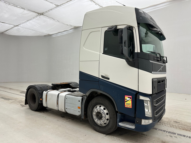 Volvo FH 420 Globetrotter - ADR - Vetopöytäauto: kuva Volvo FH 420 Globetrotter - ADR - Vetopöytäauto Volvo FH 420 Globetrotter - ADR - Vetopöytäauto: kuva Volvo FH 420 Globetrotter - ADR - Vetopöytäauto