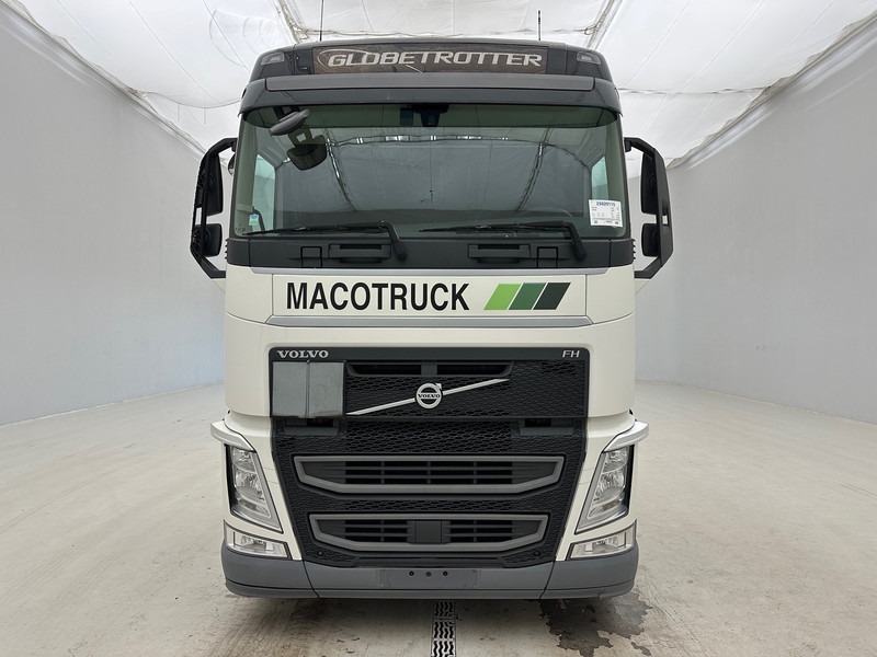 Volvo FH 460 Globetrotter - ADR - Vetopöytäauto: kuva Volvo FH 460 Globetrotter - ADR - Vetopöytäauto Volvo FH 460 Globetrotter - ADR - Vetopöytäauto: kuva Volvo FH 460 Globetrotter - ADR - Vetopöytäauto