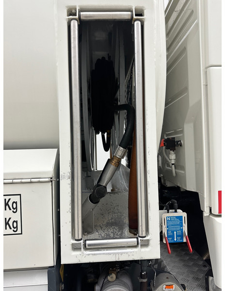 Volvo FH 440 - 6x2* - Säiliöauto: kuva Volvo FH 440 - 6x2* - Säiliöauto Volvo FH 440 - 6x2* - Säiliöauto: kuva Volvo FH 440 - 6x2* - Säiliöauto