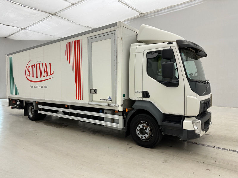Volvo FL 250 - Refrigeraattori kuorma-auto: kuva Volvo FL 250 - Refrigeraattori kuorma-auto Volvo FL 250 - Refrigeraattori kuorma-auto: kuva Volvo FL 250 - Refrigeraattori kuorma-auto