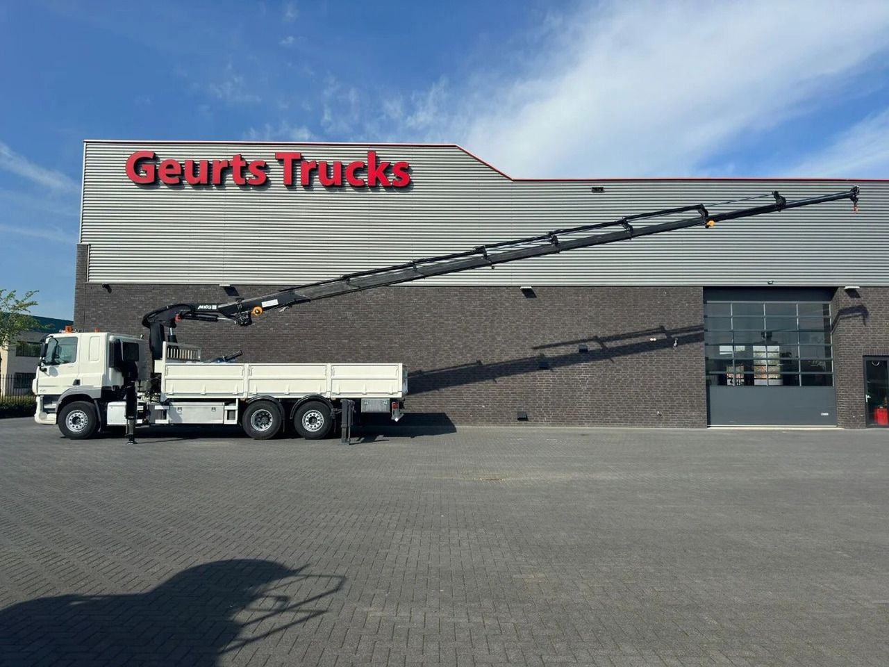 DAF CF 330 6X2 MKG HLK 341 SHP A8 KRAAN/KRAN/CANE/GR - Nosturiauto: kuva DAF CF 330 6X2 MKG HLK 341 SHP A8 KRAAN/KRAN/CANE/GR - Nosturiauto DAF CF 330 6X2 MKG HLK 341 SHP A8 KRAAN/KRAN/CANE/GR - Nosturiauto: kuva DAF CF 330 6X2 MKG HLK 341 SHP A8 KRAAN/KRAN/CANE/GR - Nosturiauto