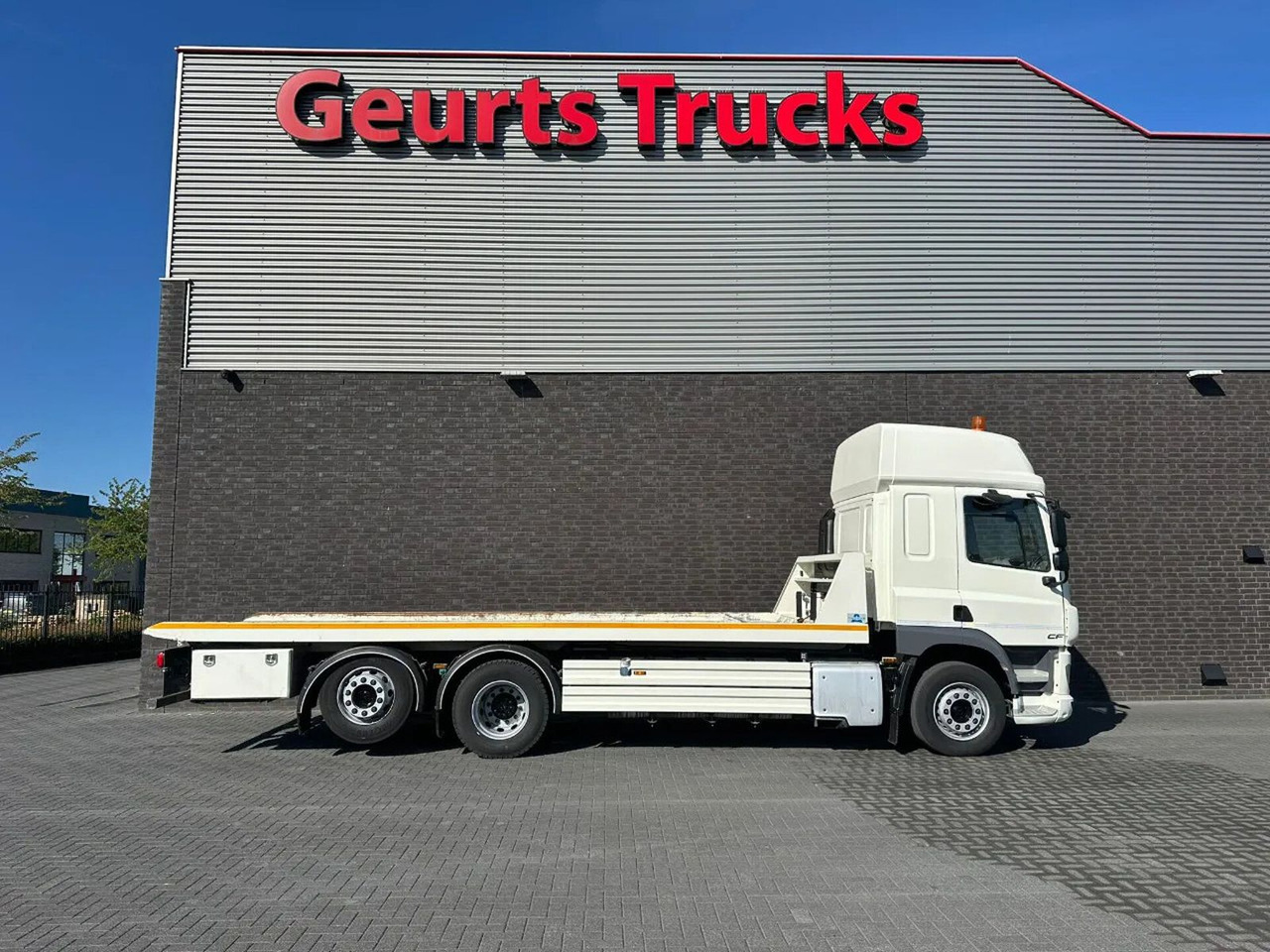 DAF CF 410 6X2 M4SN3 OPRIJWAGEN / MACHINE TRANSPORTE - Kuljetin kuorma-auto: kuva DAF CF 410 6X2 M4SN3 OPRIJWAGEN / MACHINE TRANSPORTE - Kuljetin kuorma-auto DAF CF 410 6X2 M4SN3 OPRIJWAGEN / MACHINE TRANSPORTE - Kuljetin kuorma-auto: kuva DAF CF 410 6X2 M4SN3 OPRIJWAGEN / MACHINE TRANSPORTE - Kuljetin kuorma-auto