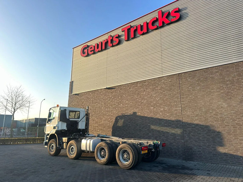 DAF CF 530 8X4 CHASSIS CAB SCHADE/UNFALL/DAMAGE - Kuorma-auto alusta: kuva DAF CF 530 8X4 CHASSIS CAB SCHADE/UNFALL/DAMAGE - Kuorma-auto alusta DAF CF 530 8X4 CHASSIS CAB SCHADE/UNFALL/DAMAGE - Kuorma-auto alusta: kuva DAF CF 530 8X4 CHASSIS CAB SCHADE/UNFALL/DAMAGE - Kuorma-auto alusta