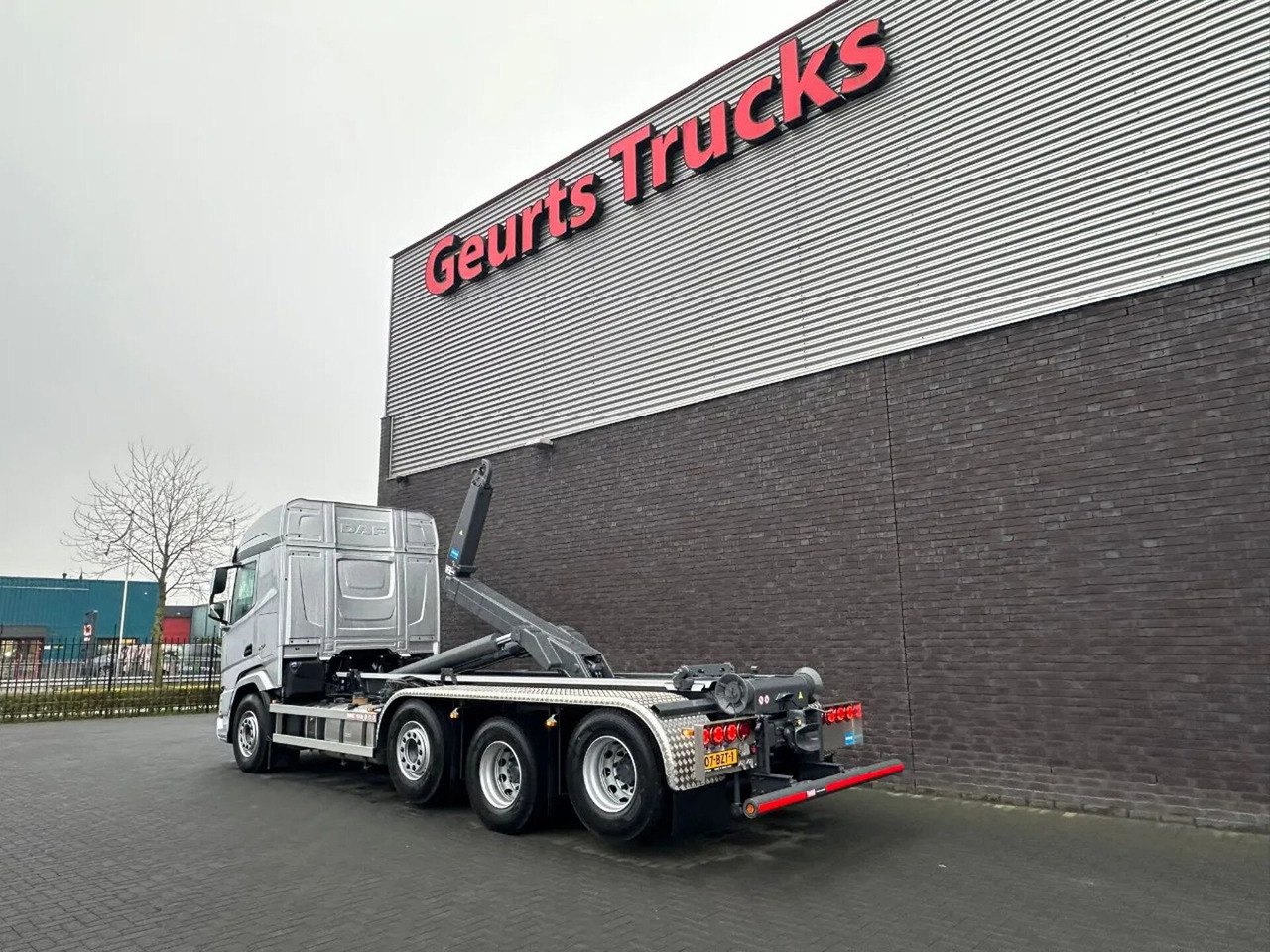 DAF XF 530 8X2 TRIPLE VDL S-30-6700 HAAKARMSYSTEEM/A - Koukkulava kuorma-auto: kuva DAF XF 530 8X2 TRIPLE VDL S-30-6700 HAAKARMSYSTEEM/A - Koukkulava kuorma-auto DAF XF 530 8X2 TRIPLE VDL S-30-6700 HAAKARMSYSTEEM/A - Koukkulava kuorma-auto: kuva DAF XF 530 8X2 TRIPLE VDL S-30-6700 HAAKARMSYSTEEM/A - Koukkulava kuorma-auto