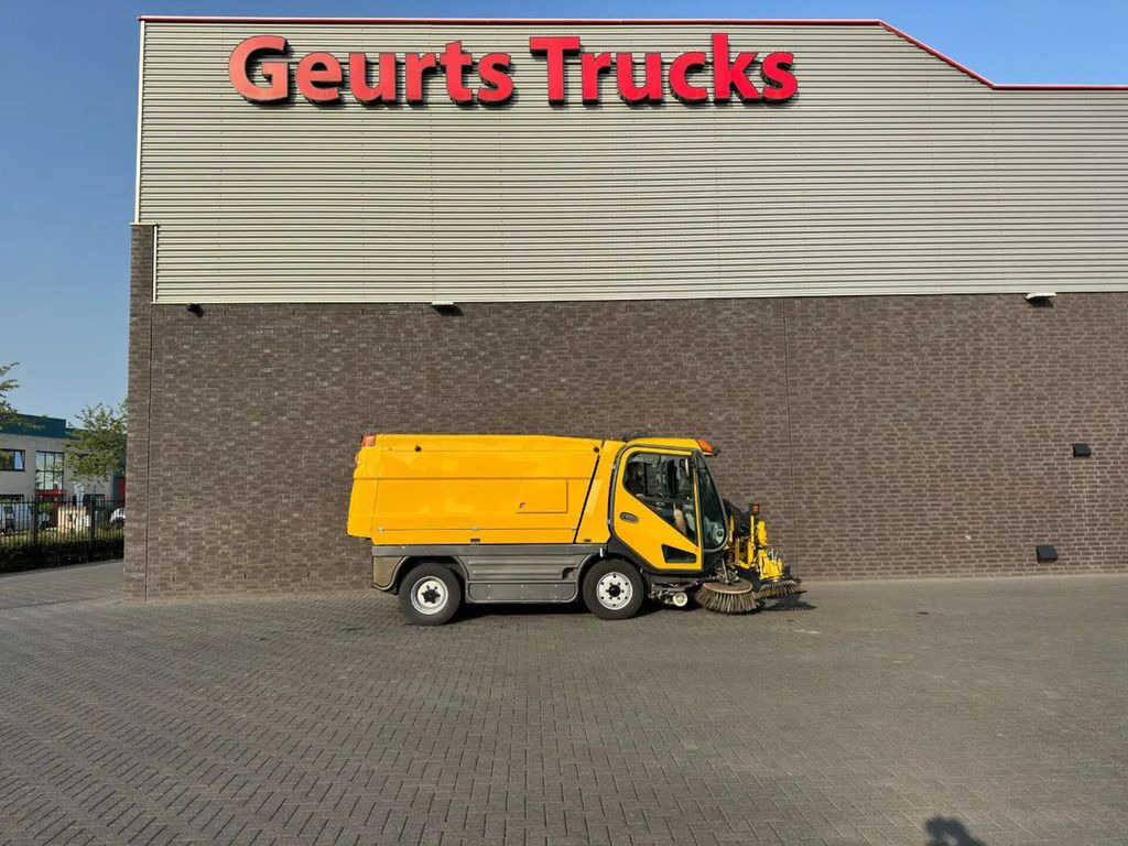 Johnston CX400 SWEEPING TRUCK/ KEHRMASCHINE/VEEG - Lakaisuauto: kuva Johnston CX400 SWEEPING TRUCK/ KEHRMASCHINE/VEEG - Lakaisuauto Johnston CX400 SWEEPING TRUCK/ KEHRMASCHINE/VEEG - Lakaisuauto: kuva Johnston CX400 SWEEPING TRUCK/ KEHRMASCHINE/VEEG - Lakaisuauto