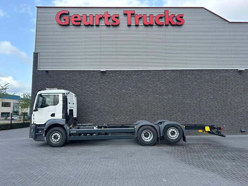 MAN TGS 26.480 6X2-4 BL CHASSIS CABINE (NIEUW) - Kuorma-auto alusta: kuva MAN TGS 26.480 6X2-4 BL CHASSIS CABINE (NIEUW) - Kuorma-auto alusta MAN TGS 26.480 6X2-4 BL CHASSIS CABINE (NIEUW) - Kuorma-auto alusta: kuva MAN TGS 26.480 6X2-4 BL CHASSIS CABINE (NIEUW) - Kuorma-auto alusta