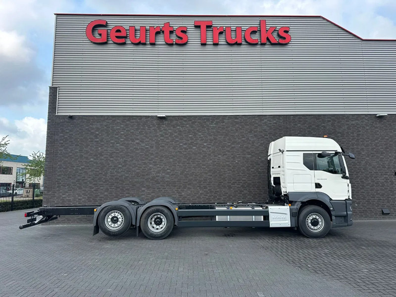 MAN TGS 26.520 6X2H-4 BL CH HYDRO DRIVE CHASSIS CABINE (NIEUW) - Kuorma-auto alusta: kuva MAN TGS 26.520 6X2H-4 BL CH HYDRO DRIVE CHASSIS CABINE (NIEUW) - Kuorma-auto alusta MAN TGS 26.520 6X2H-4 BL CH HYDRO DRIVE CHASSIS CABINE (NIEUW) - Kuorma-auto alusta: kuva MAN TGS 26.520 6X2H-4 BL CH HYDRO DRIVE CHASSIS CABINE (NIEUW) - Kuorma-auto alusta