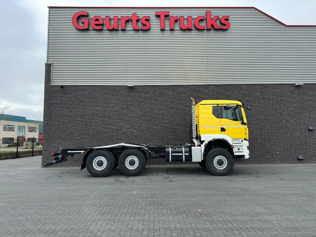 MAN TGS 33.540 6X6 BB CH HEAVY DUTY CHASSIS CABINE/N - Kuorma-auto alusta: kuva MAN TGS 33.540 6X6 BB CH HEAVY DUTY CHASSIS CABINE/N - Kuorma-auto alusta MAN TGS 33.540 6X6 BB CH HEAVY DUTY CHASSIS CABINE/N - Kuorma-auto alusta: kuva MAN TGS 33.540 6X6 BB CH HEAVY DUTY CHASSIS CABINE/N - Kuorma-auto alusta