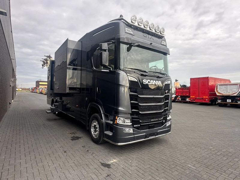 Scania 590S 6x2*4 STX 3x pop out - V8 - Demo/New - Full spec - - Matkailuauto: kuva Scania 590S 6x2*4 STX 3x pop out - V8 - Demo/New - Full spec - - Matkailuauto Scania 590S 6x2*4 STX 3x pop out - V8 - Demo/New - Full spec - - Matkailuauto: kuva Scania 590S 6x2*4 STX 3x pop out - V8 - Demo/New - Full spec - - Matkailuauto