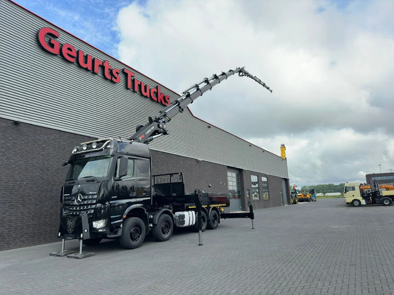Mercedes-Benz Arocs 3251 8X4 + HIAB 1058 E-8 + JIB 150X-6 JDC - Nosturiauto: kuva Mercedes-Benz Arocs 3251 8X4 + HIAB 1058 E-8 + JIB 150X-6 JDC - Nosturiauto Mercedes-Benz Arocs 3251 8X4 + HIAB 1058 E-8 + JIB 150X-6 JDC - Nosturiauto: kuva Mercedes-Benz Arocs 3251 8X4 + HIAB 1058 E-8 + JIB 150X-6 JDC - Nosturiauto
