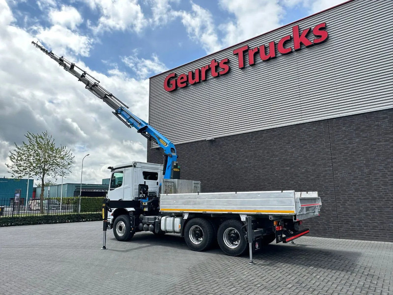 Nosturiauto Mercedes-Benz Arocs 3351 963-2-E 6X4 KIPPER / TIPPER + PALFINGER PK30.002 TEC7 KRAAN / KRAN / CRANE / GRUA: kuva Nosturiauto Mercedes-Benz Arocs 3351 963-2-E 6X4 KIPPER / TIPPER + PALFINGER PK30.002 TEC7 KRAAN / KRAN / CRANE / GRUA