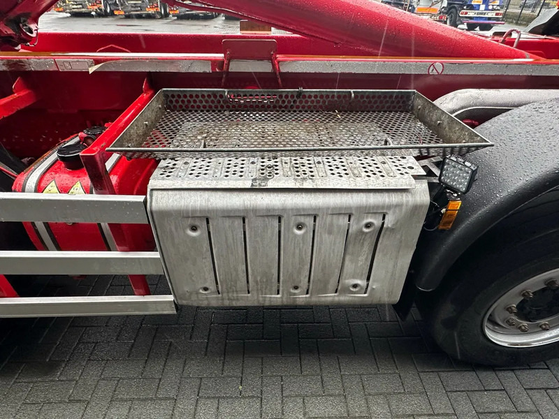 Kuorma-auto - vaijerivaihtolava Mercedes-Benz Arocs 8X4 VDL S-30-6600 HAAKARMSYSTEEM/ABROLLKIPPER/HOOKLIFT: kuva Kuorma-auto - vaijerivaihtolava Mercedes-Benz Arocs 8X4 VDL S-30-6600 HAAKARMSYSTEEM/ABROLLKIPPER/HOOKLIFT