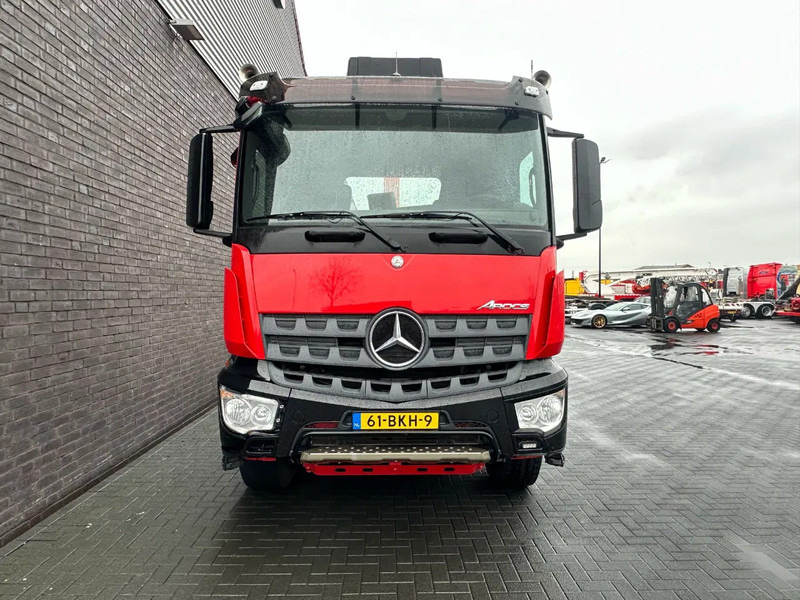 Kuorma-auto - vaijerivaihtolava Mercedes-Benz Arocs 8X4 VDL S-30-6600 HAAKARMSYSTEEM/ABROLLKIPPER/HOOKLIFT: kuva Kuorma-auto - vaijerivaihtolava Mercedes-Benz Arocs 8X4 VDL S-30-6600 HAAKARMSYSTEEM/ABROLLKIPPER/HOOKLIFT