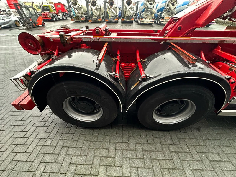 Kuorma-auto - vaijerivaihtolava Mercedes-Benz Arocs 8X4 VDL S-30-6600 HAAKARMSYSTEEM/ABROLLKIPPER/HOOKLIFT: kuva Kuorma-auto - vaijerivaihtolava Mercedes-Benz Arocs 8X4 VDL S-30-6600 HAAKARMSYSTEEM/ABROLLKIPPER/HOOKLIFT