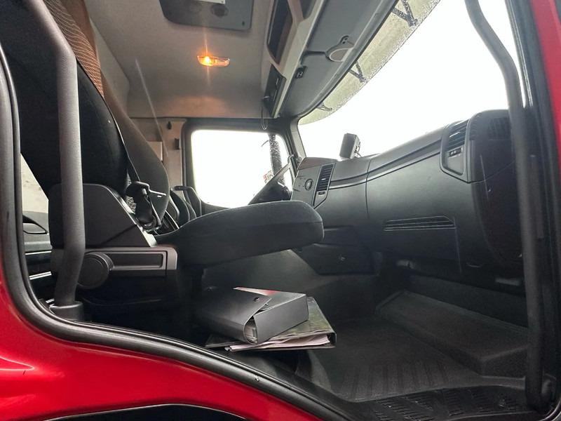 Kuorma-auto - vaijerivaihtolava Mercedes-Benz Arocs 8X4 VDL S-30-6600 HAAKARMSYSTEEM/ABROLLKIPPER/HOOKLIFT: kuva Kuorma-auto - vaijerivaihtolava Mercedes-Benz Arocs 8X4 VDL S-30-6600 HAAKARMSYSTEEM/ABROLLKIPPER/HOOKLIFT