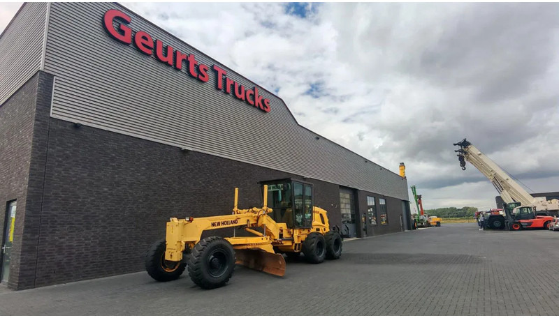 New Holland RG 200 B MOTORGRADER + RIPPER FROM 2012 HOURS 4237 - Tiehöylä: kuva New Holland RG 200 B MOTORGRADER + RIPPER FROM 2012 HOURS 4237 - Tiehöylä New Holland RG 200 B MOTORGRADER + RIPPER FROM 2012 HOURS 4237 - Tiehöylä: kuva New Holland RG 200 B MOTORGRADER + RIPPER FROM 2012 HOURS 4237 - Tiehöylä