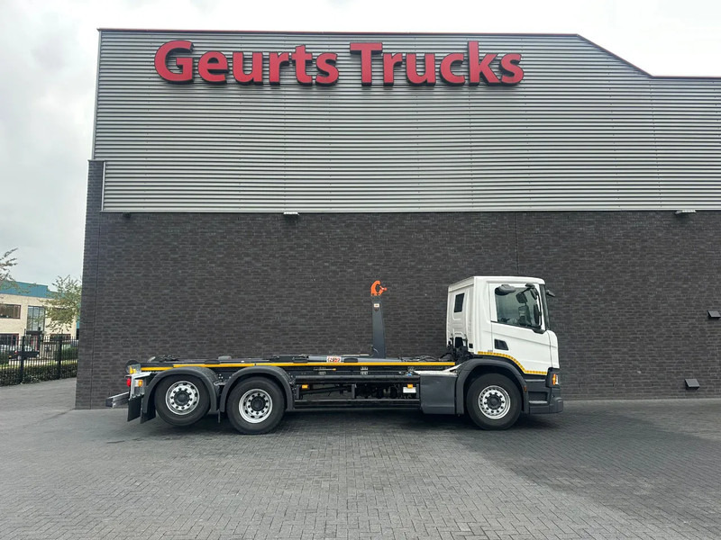 Scania P280 6X2 + AJK/1924 HLF20-6430 HAAKARMSYSTEEM / ABROLLKIPPER / HOOKLIFT - Koukkulava kuorma-auto: kuva Scania P280 6X2 + AJK/1924 HLF20-6430 HAAKARMSYSTEEM / ABROLLKIPPER / HOOKLIFT - Koukkulava kuorma-auto Scania P280 6X2 + AJK/1924 HLF20-6430 HAAKARMSYSTEEM / ABROLLKIPPER / HOOKLIFT - Koukkulava kuorma-auto: kuva Scania P280 6X2 + AJK/1924 HLF20-6430 HAAKARMSYSTEEM / ABROLLKIPPER / HOOKLIFT - Koukkulava kuorma-auto