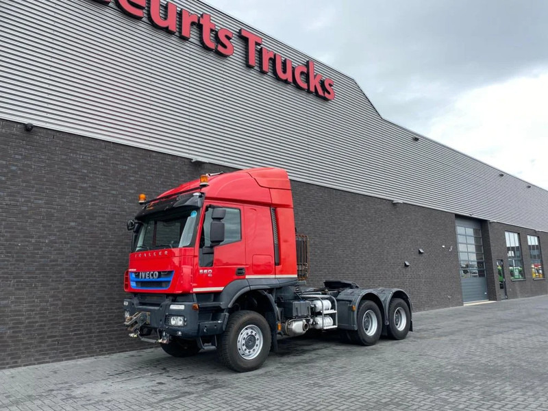 Iveco Trakker 560 SIVI 6X6 HEAVY DUTY PRIME MOVER 275 TONS - Vetopöytäauto: kuva Iveco Trakker 560 SIVI 6X6 HEAVY DUTY PRIME MOVER 275 TONS - Vetopöytäauto Iveco Trakker 560 SIVI 6X6 HEAVY DUTY PRIME MOVER 275 TONS - Vetopöytäauto: kuva Iveco Trakker 560 SIVI 6X6 HEAVY DUTY PRIME MOVER 275 TONS - Vetopöytäauto