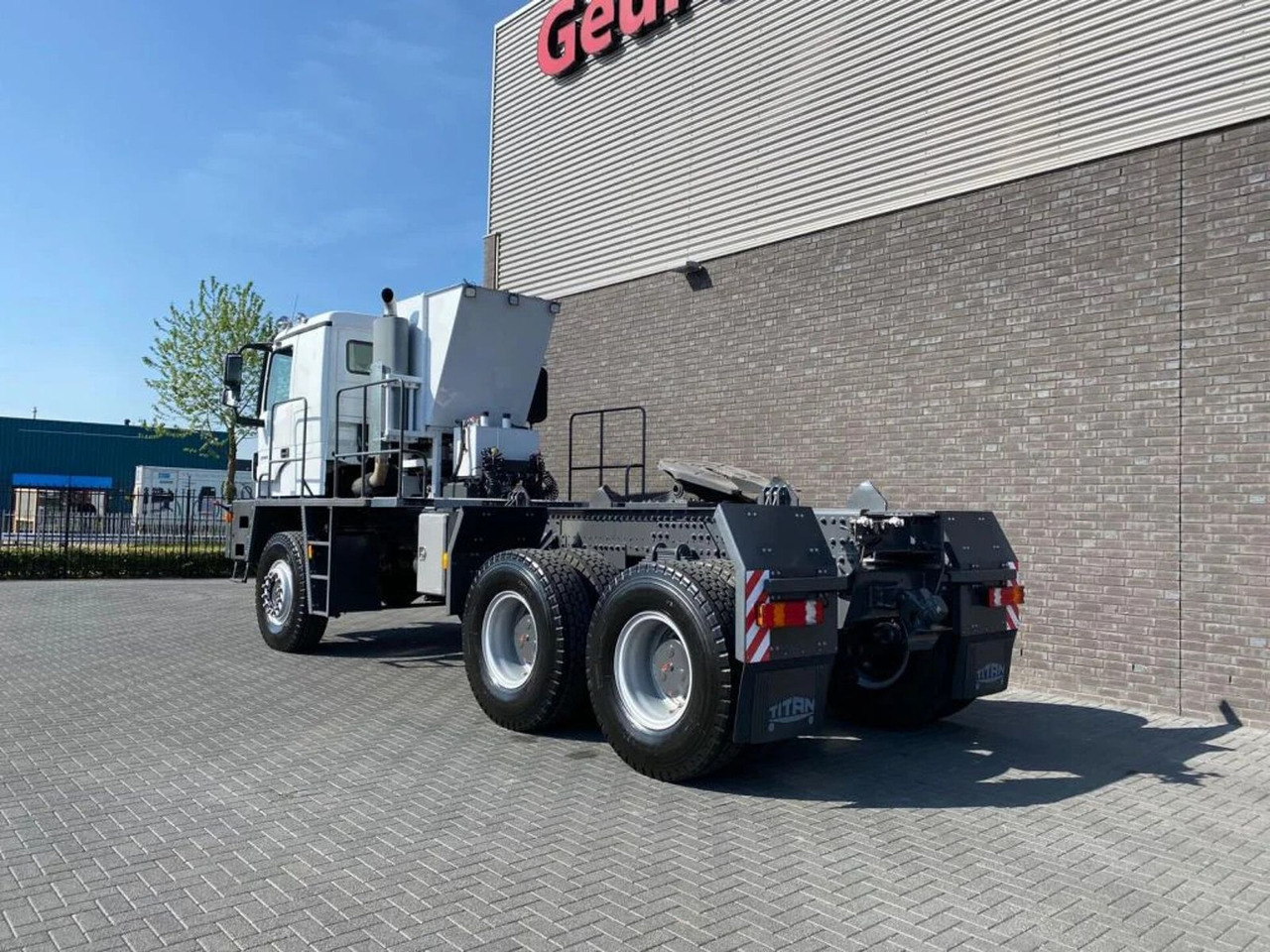 Mercedes-Benz TITAN 5560 Z52-600 F TITAN 5560 Z52-600 F 6X6 HE - Vetopöytäauto: kuva Mercedes-Benz TITAN 5560 Z52-600 F TITAN 5560 Z52-600 F 6X6 HE - Vetopöytäauto Mercedes-Benz TITAN 5560 Z52-600 F TITAN 5560 Z52-600 F 6X6 HE - Vetopöytäauto: kuva Mercedes-Benz TITAN 5560 Z52-600 F TITAN 5560 Z52-600 F 6X6 HE - Vetopöytäauto