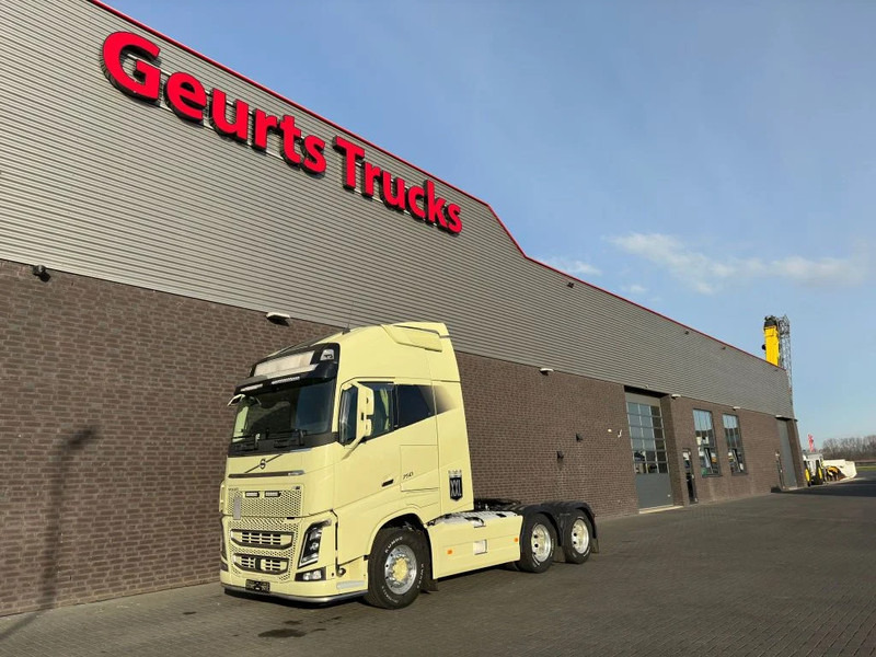 Volvo FH 16.750 6X4 XXL CABINE TREKKER/SZM/TRACTOR - Vetopöytäauto: kuva Volvo FH 16.750 6X4 XXL CABINE TREKKER/SZM/TRACTOR - Vetopöytäauto Volvo FH 16.750 6X4 XXL CABINE TREKKER/SZM/TRACTOR - Vetopöytäauto: kuva Volvo FH 16.750 6X4 XXL CABINE TREKKER/SZM/TRACTOR - Vetopöytäauto