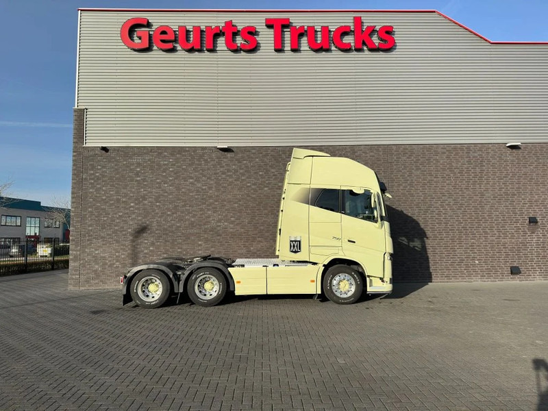 Volvo FH 16.750 6X4 XXL CABINE TREKKER/SZM/TRACTOR - Vetopöytäauto: kuva Volvo FH 16.750 6X4 XXL CABINE TREKKER/SZM/TRACTOR - Vetopöytäauto Volvo FH 16.750 6X4 XXL CABINE TREKKER/SZM/TRACTOR - Vetopöytäauto: kuva Volvo FH 16.750 6X4 XXL CABINE TREKKER/SZM/TRACTOR - Vetopöytäauto