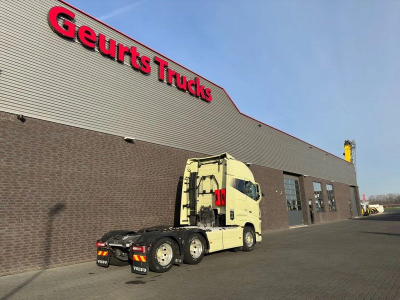 Volvo FH 16.750 6X4 XXL CABINE TREKKER/SZM/TRACTOR - Vetopöytäauto: kuva Volvo FH 16.750 6X4 XXL CABINE TREKKER/SZM/TRACTOR - Vetopöytäauto Volvo FH 16.750 6X4 XXL CABINE TREKKER/SZM/TRACTOR - Vetopöytäauto: kuva Volvo FH 16.750 6X4 XXL CABINE TREKKER/SZM/TRACTOR - Vetopöytäauto
