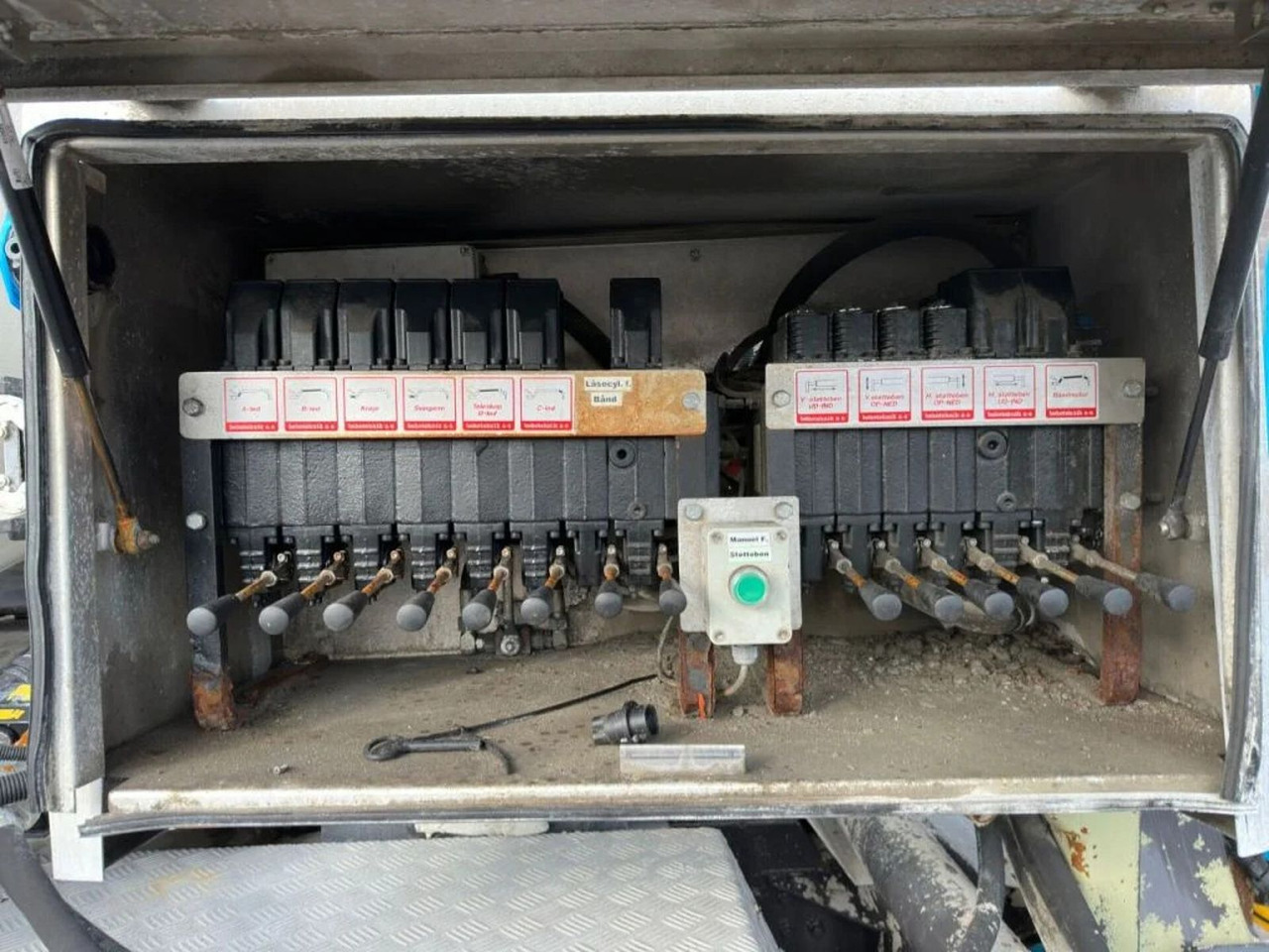 Leasing  Volvo FM 410 8X4 + STETTER 9 M3 MIXER/MISCHER + THEAM Volvo FM 410 8X4 + STETTER 9 M3 MIXER/MISCHER + THEAM: kuva Leasing  Volvo FM 410 8X4 + STETTER 9 M3 MIXER/MISCHER + THEAM Volvo FM 410 8X4 + STETTER 9 M3 MIXER/MISCHER + THEAM