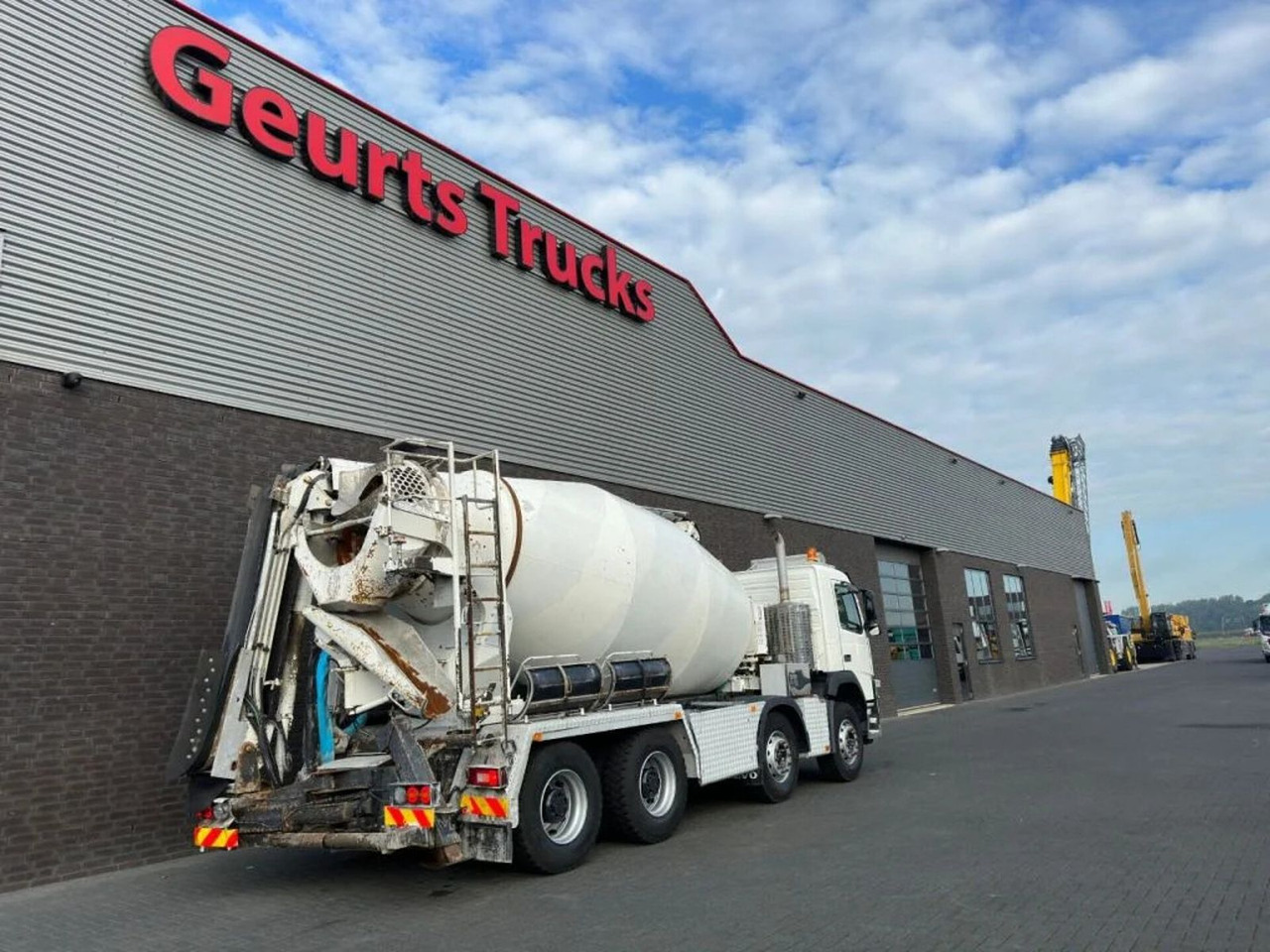 Volvo FM 410 8X4 + STETTER 9 M3 MIXER/MISCHER + THEAM - Betoniauto: kuva Volvo FM 410 8X4 + STETTER 9 M3 MIXER/MISCHER + THEAM - Betoniauto Volvo FM 410 8X4 + STETTER 9 M3 MIXER/MISCHER + THEAM - Betoniauto: kuva Volvo FM 410 8X4 + STETTER 9 M3 MIXER/MISCHER + THEAM - Betoniauto