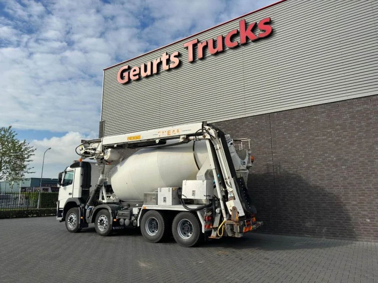 Volvo FM 410 8X4 + STETTER 9 M3 MIXER/MISCHER + THEAM - Betoniauto: kuva Volvo FM 410 8X4 + STETTER 9 M3 MIXER/MISCHER + THEAM - Betoniauto Volvo FM 410 8X4 + STETTER 9 M3 MIXER/MISCHER + THEAM - Betoniauto: kuva Volvo FM 410 8X4 + STETTER 9 M3 MIXER/MISCHER + THEAM - Betoniauto