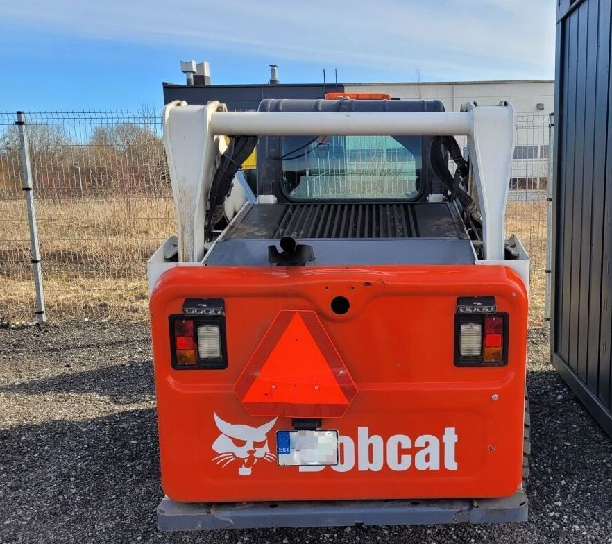 BOBCAT S530 - Liukuohjattu kuormaaja: kuva BOBCAT S530 - Liukuohjattu kuormaaja BOBCAT S530 - Liukuohjattu kuormaaja: kuva BOBCAT S530 - Liukuohjattu kuormaaja