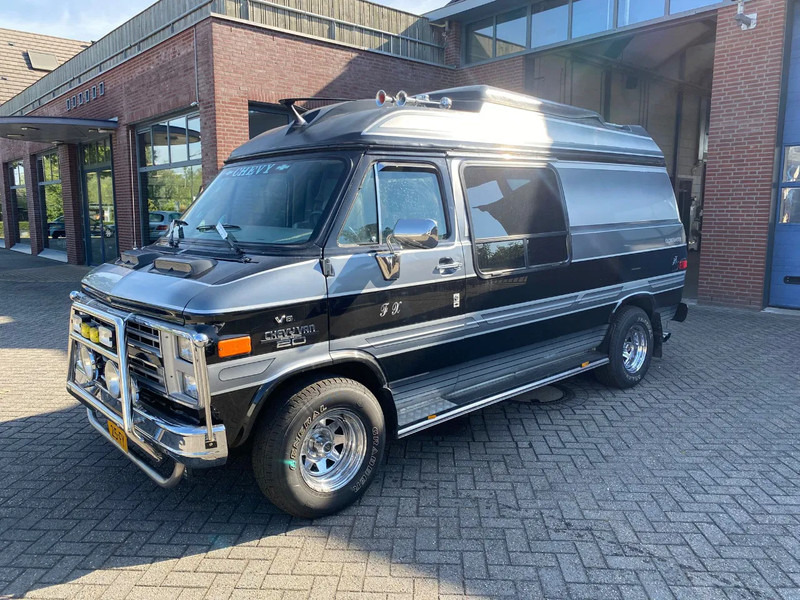 Chevrolet CAMPER CHEVY VAN 20D GLOBEMASTER.... V8 Diesel autom. - Retkeilyauto: kuva Chevrolet CAMPER CHEVY VAN 20D GLOBEMASTER.... V8 Diesel autom. - Retkeilyauto Chevrolet CAMPER CHEVY VAN 20D GLOBEMASTER.... V8 Diesel autom. - Retkeilyauto: kuva Chevrolet CAMPER CHEVY VAN 20D GLOBEMASTER.... V8 Diesel autom. - Retkeilyauto