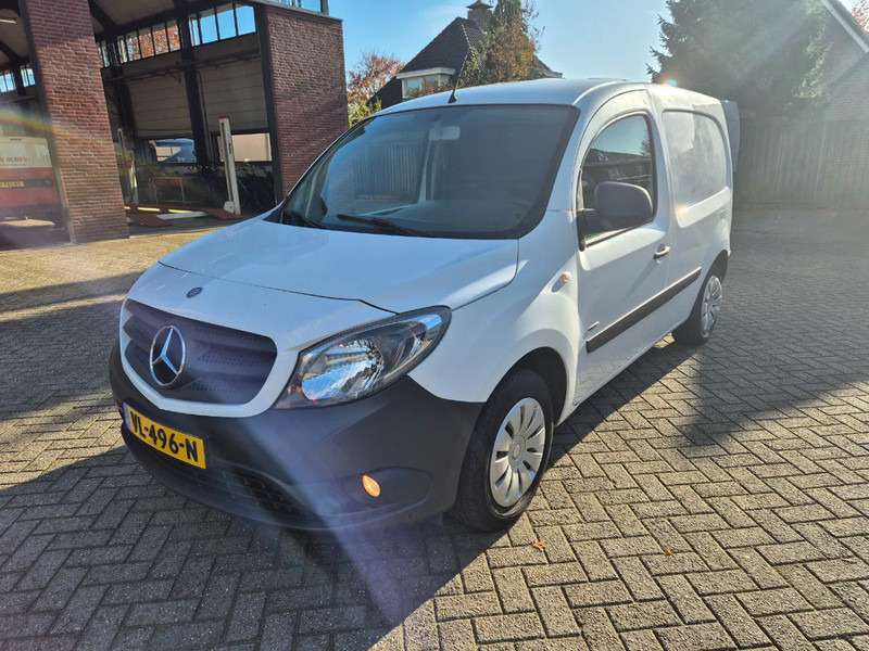 Mercedes-Benz Citan 108 CDI - Pieni pakettiauto: kuva Mercedes-Benz Citan 108 CDI - Pieni pakettiauto Mercedes-Benz Citan 108 CDI - Pieni pakettiauto: kuva Mercedes-Benz Citan 108 CDI - Pieni pakettiauto