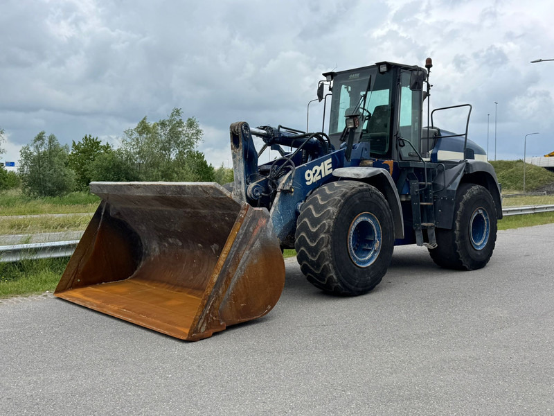 Case 921E - Pyöräkuormaaja: kuva Case 921E - Pyöräkuormaaja Case 921E - Pyöräkuormaaja: kuva Case 921E - Pyöräkuormaaja