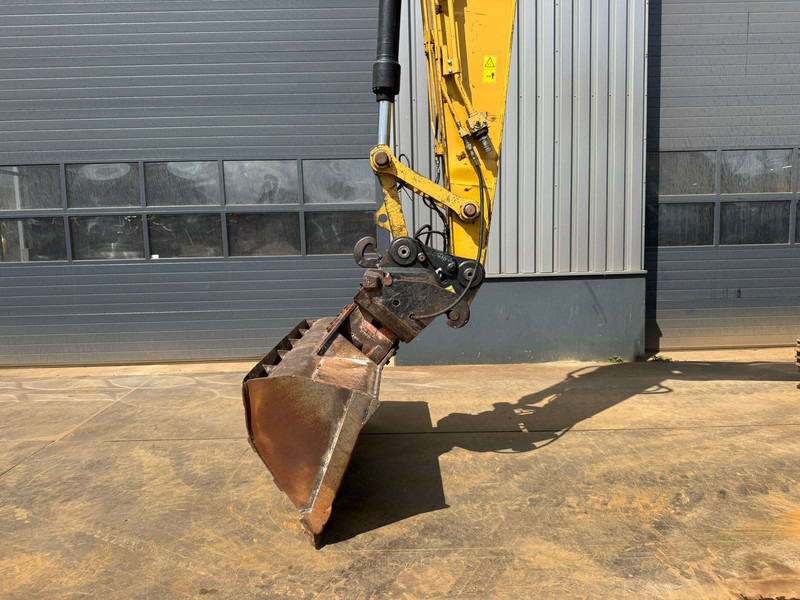 Telakaivukone Caterpillar 320EL: kuva Telakaivukone Caterpillar 320EL