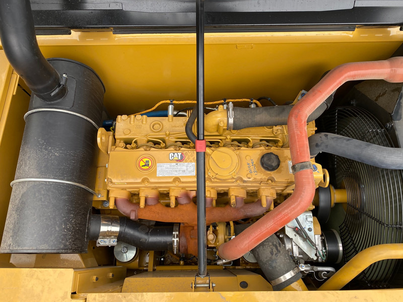 Uusi Telakaivukone Caterpillar 323D3: kuva Uusi Telakaivukone Caterpillar 323D3