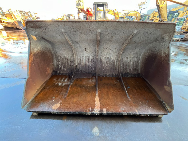 Caterpillar Bucket 950 - Kauha: kuva Caterpillar Bucket 950 - Kauha Caterpillar Bucket 950 - Kauha: kuva Caterpillar Bucket 950 - Kauha