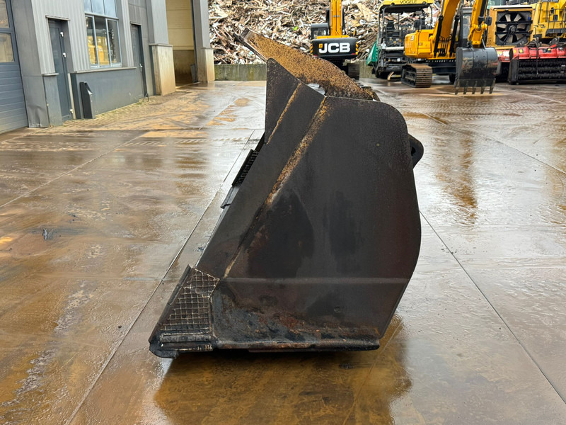 Caterpillar Bucket CAT 980 - Kauha: kuva Caterpillar Bucket CAT 980 - Kauha Caterpillar Bucket CAT 980 - Kauha: kuva Caterpillar Bucket CAT 980 - Kauha