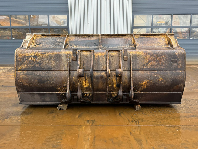 Caterpillar Bucket CAT 980 - Kauha: kuva Caterpillar Bucket CAT 980 - Kauha Caterpillar Bucket CAT 980 - Kauha: kuva Caterpillar Bucket CAT 980 - Kauha